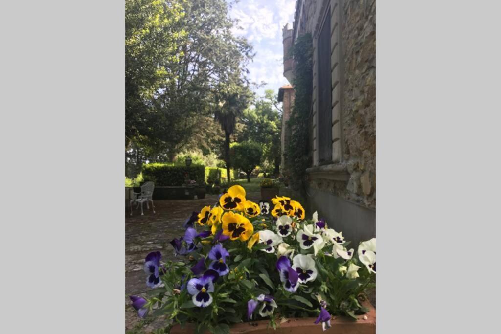 Ferienwohnung Casa La Torre Un Castello Alle Porte Di Firenze Exterior foto